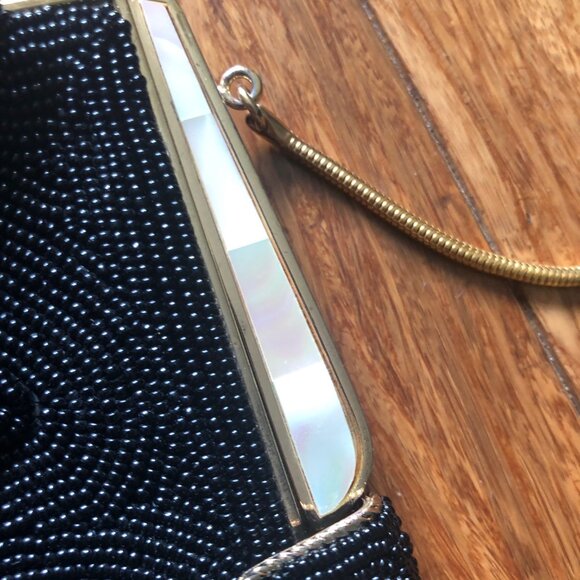 Vintage 1950s Black Purse Beaded with Mother of Pearl Clasp Excellent Condition - Picture 5 of 11